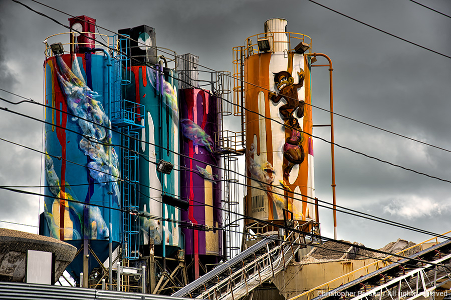 Chris Petsos photograph of Miami Planta 8 Supermix with street art
